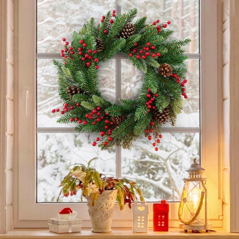 Christmas Wreath Fake - 50cmの人工クリスマスリース、造花の松の葉と赤い実、松ぼっくりのガーランド。玄関や壁、ポーチなどに飾るクリスマスパーティー用の装飾品。