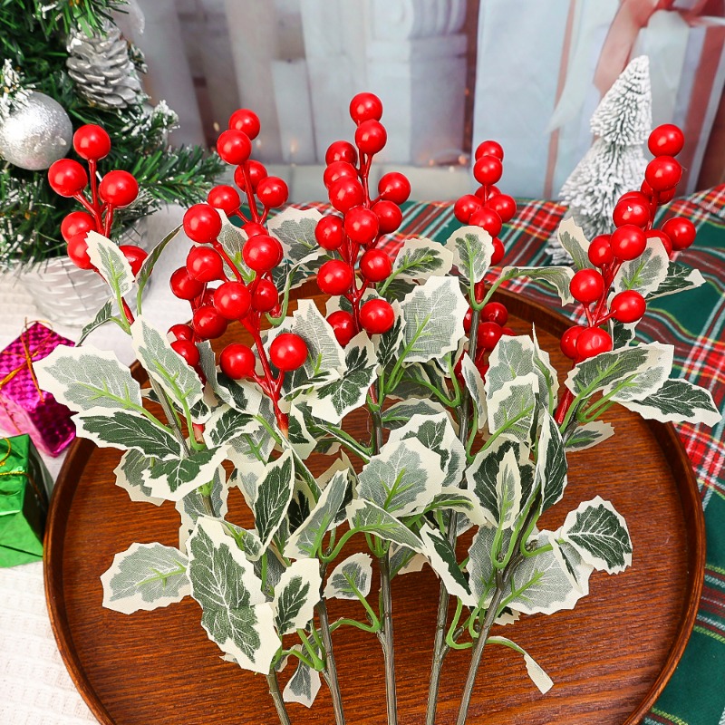 45cmの人工的な赤いベリーの植物オーナメント。クリスマスツ - Christmas Wreath Fake のレビューと価格